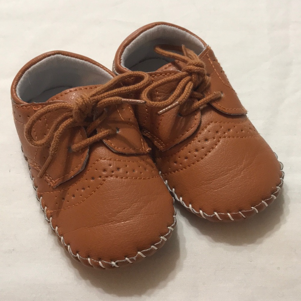 NWOT Hand Stitched Leather Soft Sole Shoe